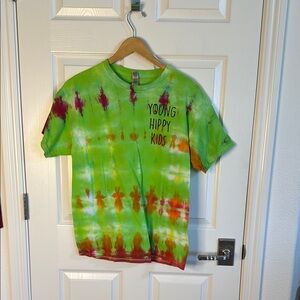 Gildan Vibrant Green and Red Short Sleeve Tees